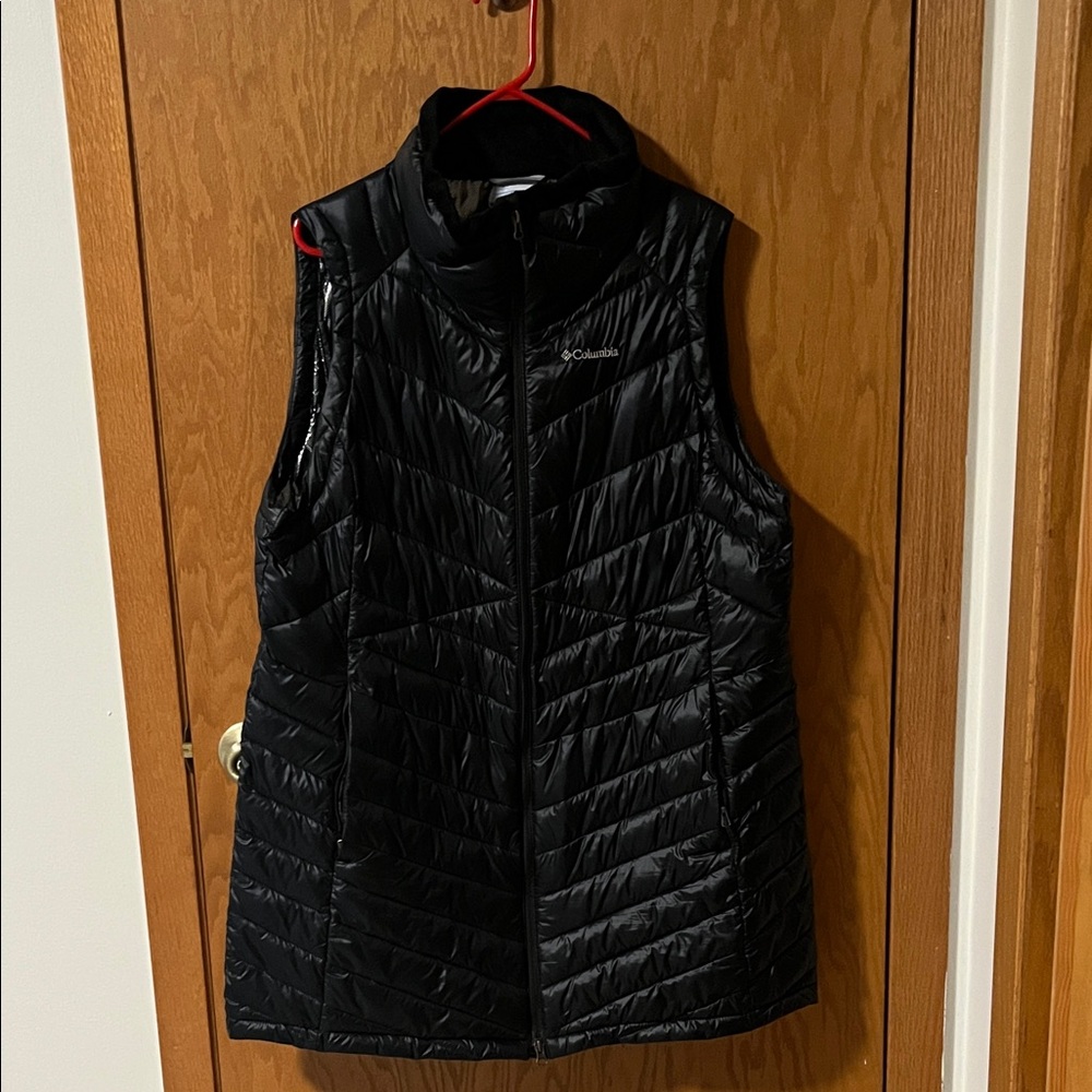 Columbia Women's Black Puffer Vest